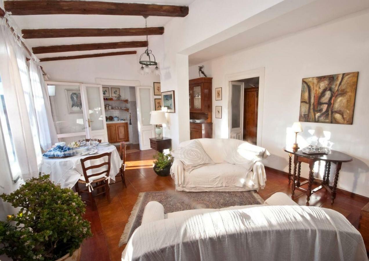 Ferienwohnung Attico In Centro Con Vista Della Torre - Cozy Penthouse Facing To The Tower Oristano Exterior foto