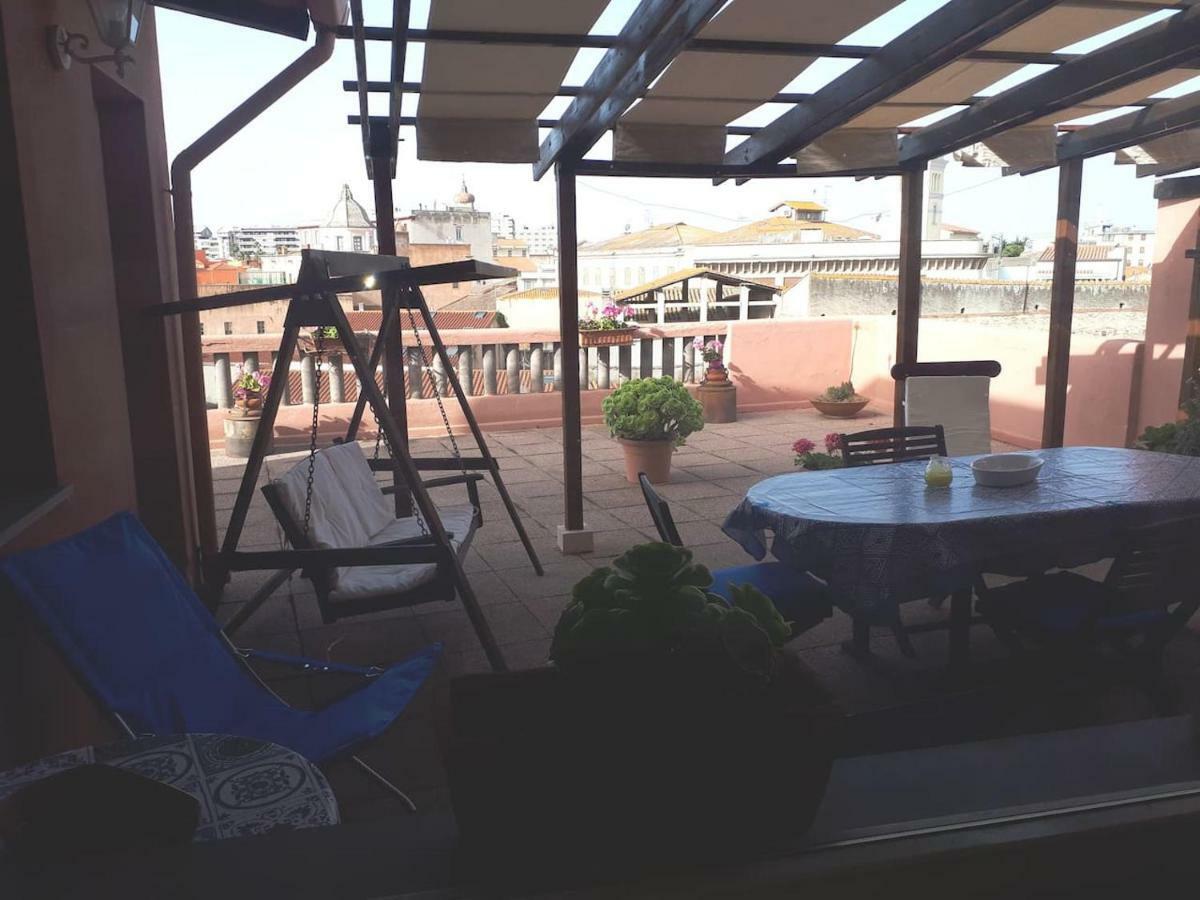 Ferienwohnung Attico In Centro Con Vista Della Torre - Cozy Penthouse Facing To The Tower Oristano Exterior foto